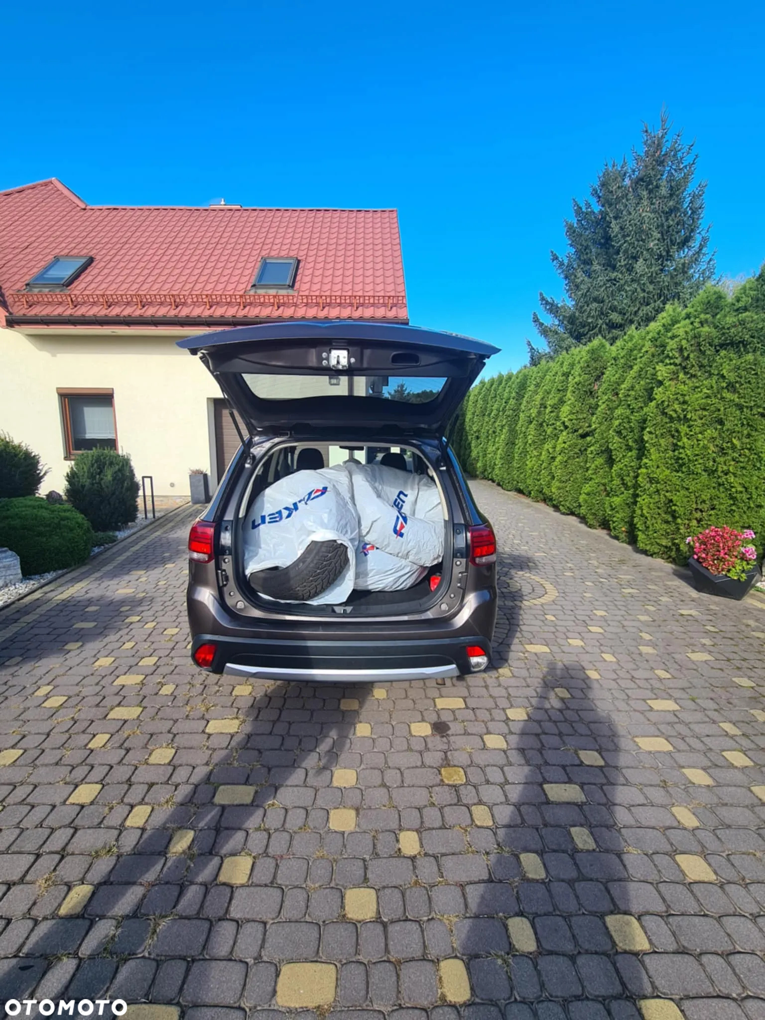 Mitsubishi Outlander 2.0 Intense + Navi 4WD CVT - 17