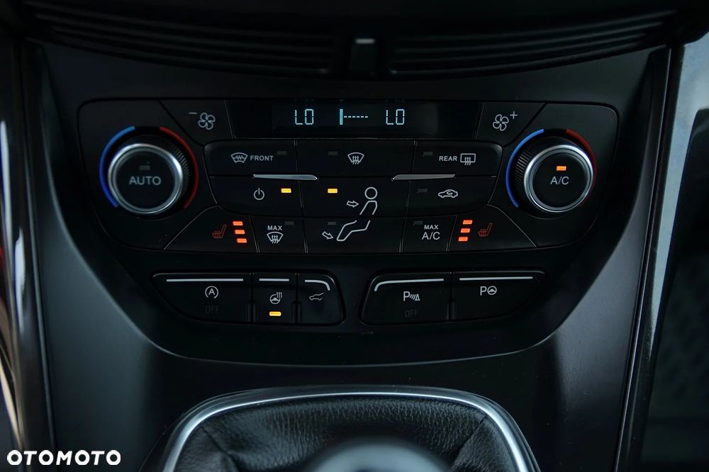 Ford Kuga 2.0 TDCi 4x4 Titanium - 34