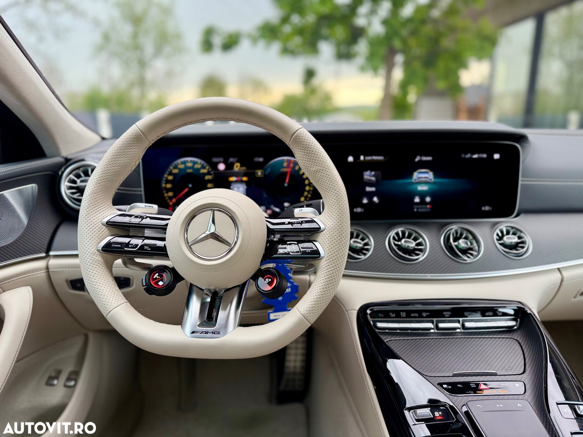 Mercedes-Benz AMG GT - 15