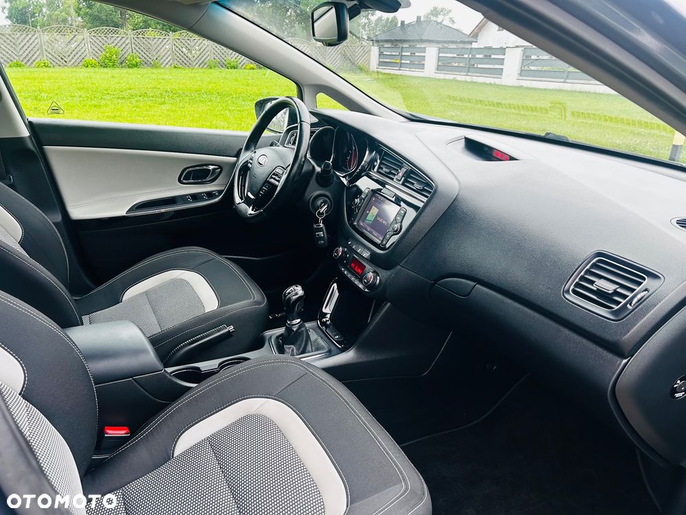 Kia Ceed 1.6 CRDi 136 ISG Dream Team Edition - 19