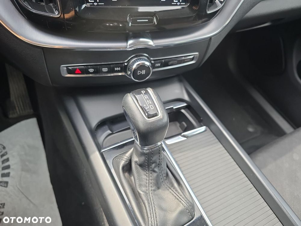 Volvo XC 60 D4 Momentum - 19