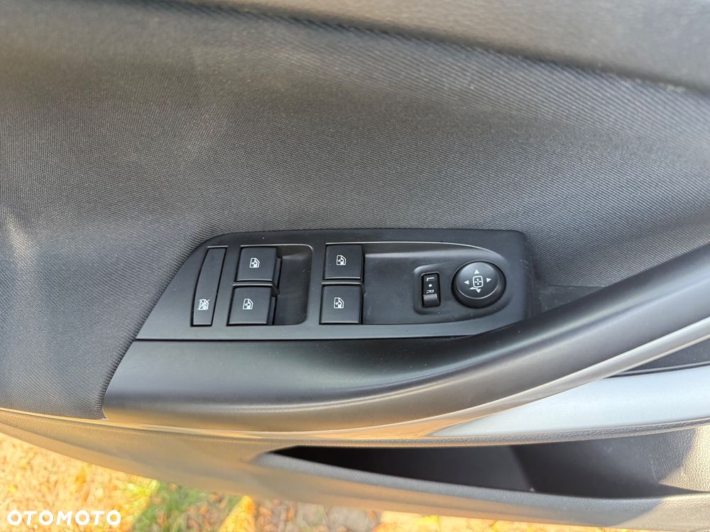 Opel Astra 1.4 Turbo Start/Stop Business - 10