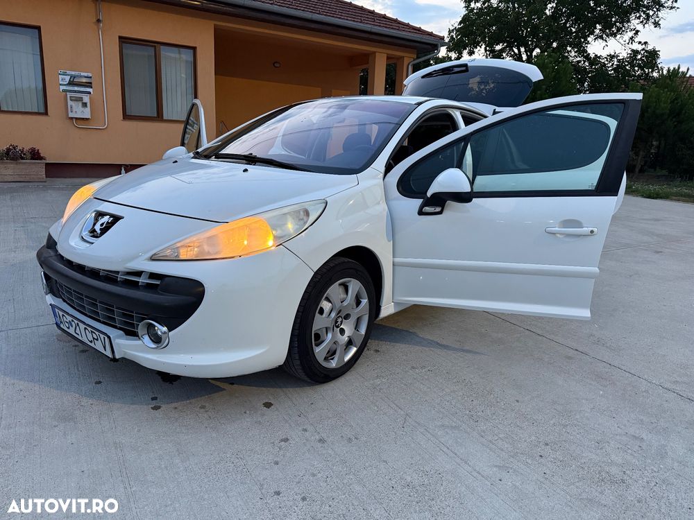 Peugeot 207 1.6HDI Feline - 28