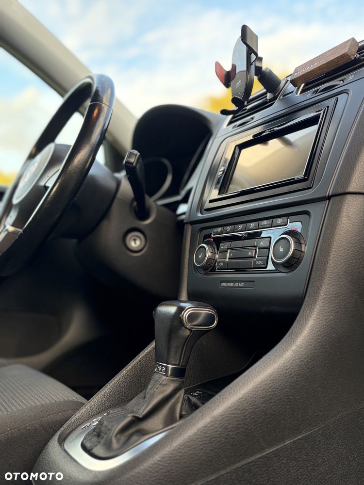 Volkswagen Golf - 6