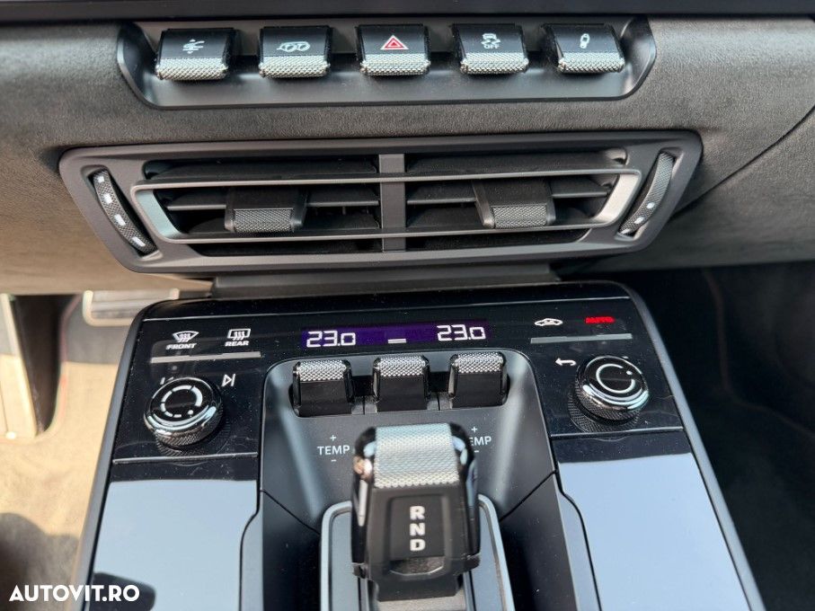 Porsche 911 Targa 4 GTS PDK - 24