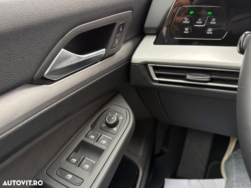 Volkswagen Golf 1.5 eTSI OPF DSG R-Line - 22