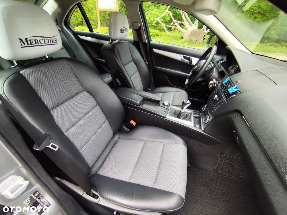 Mercedes-Benz Klasa C 180 BlueEFFICIENCY Avantgarde - 19