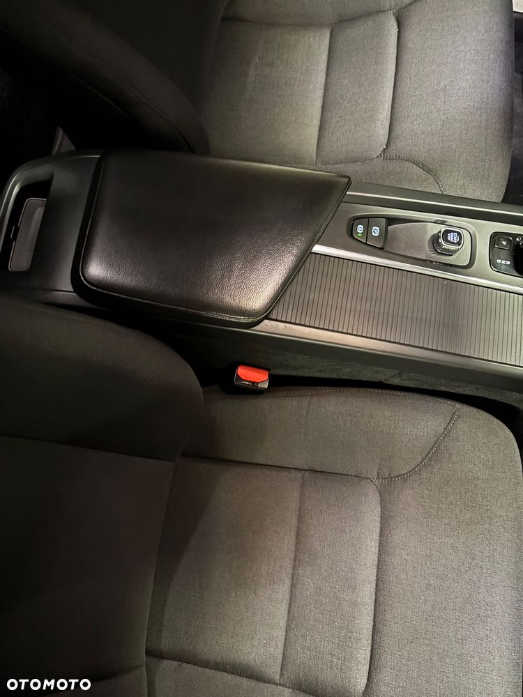 Volvo V60 B4 D Momentum Pro - 23