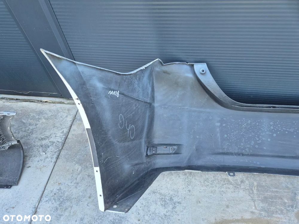 ORYGINALNY ZDERZAK TYLNI TOYOTA Corolla E16 / E18 - 8