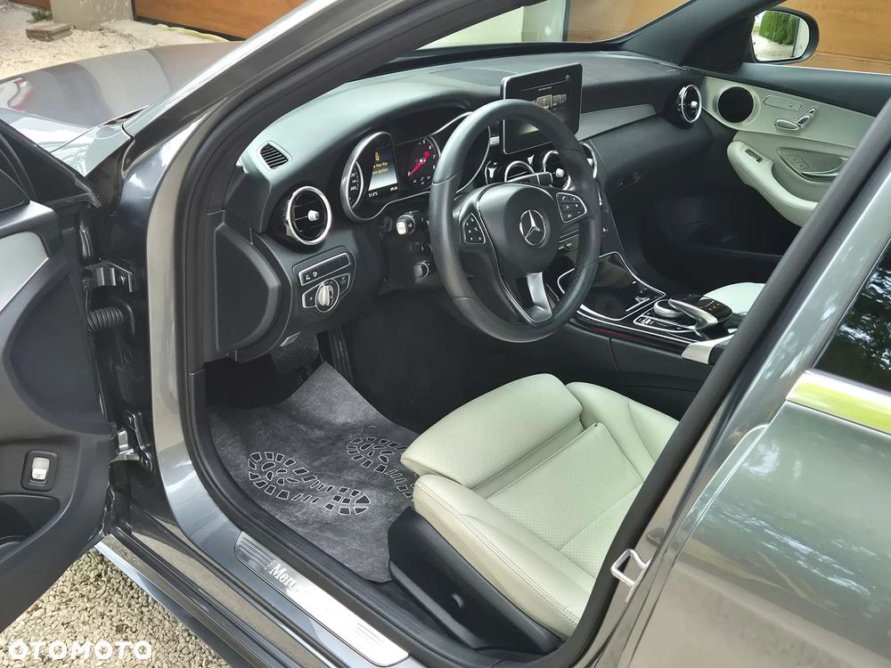 Mercedes-Benz Klasa C 300 7G-TRONIC AMG Line - 7