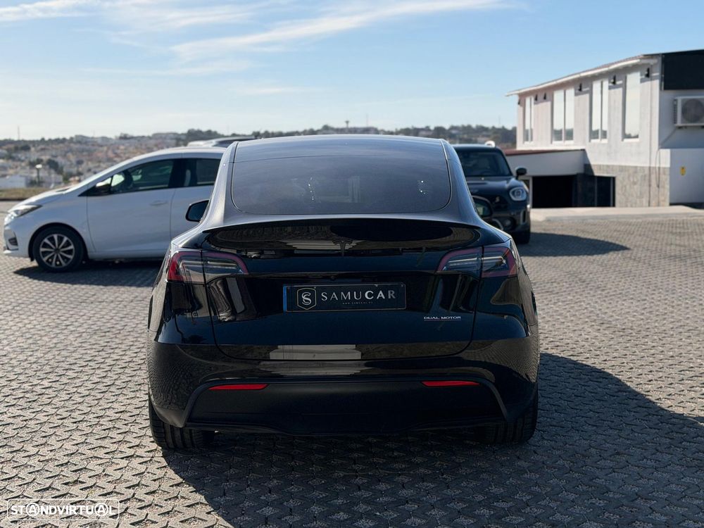Tesla Model Y Performance Dual Motor AWD - 10
