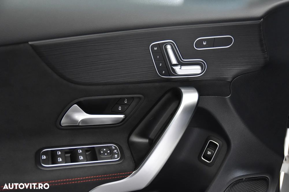 Mercedes-Benz A 220 d Sedan 8G-DCT AMG Line - 15