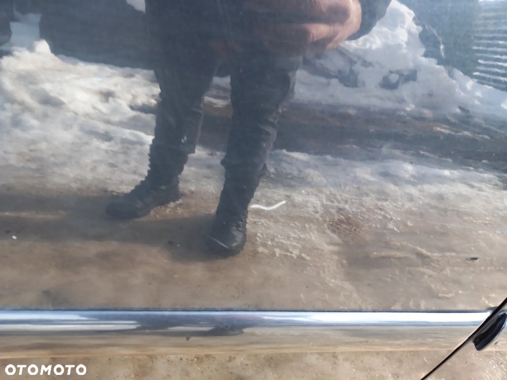 TOYOTA AVENSIS T25 DRZWI PRAWE TYLNE PRAWY TYŁ SEDAN KOLOR: 209 - 4