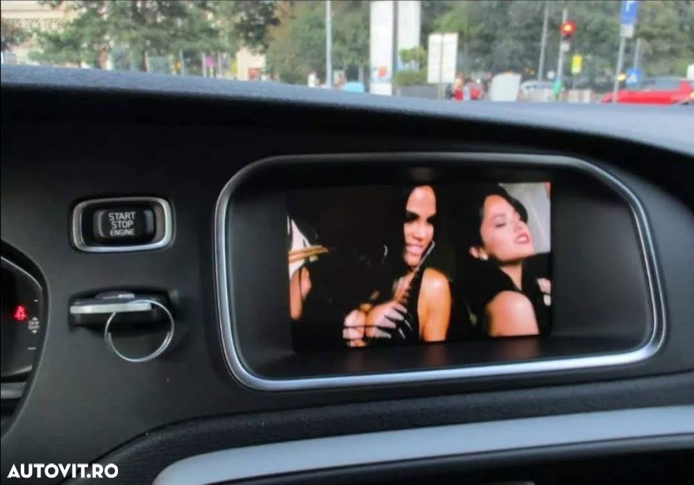 Volvo V40 D3 R Design - 16