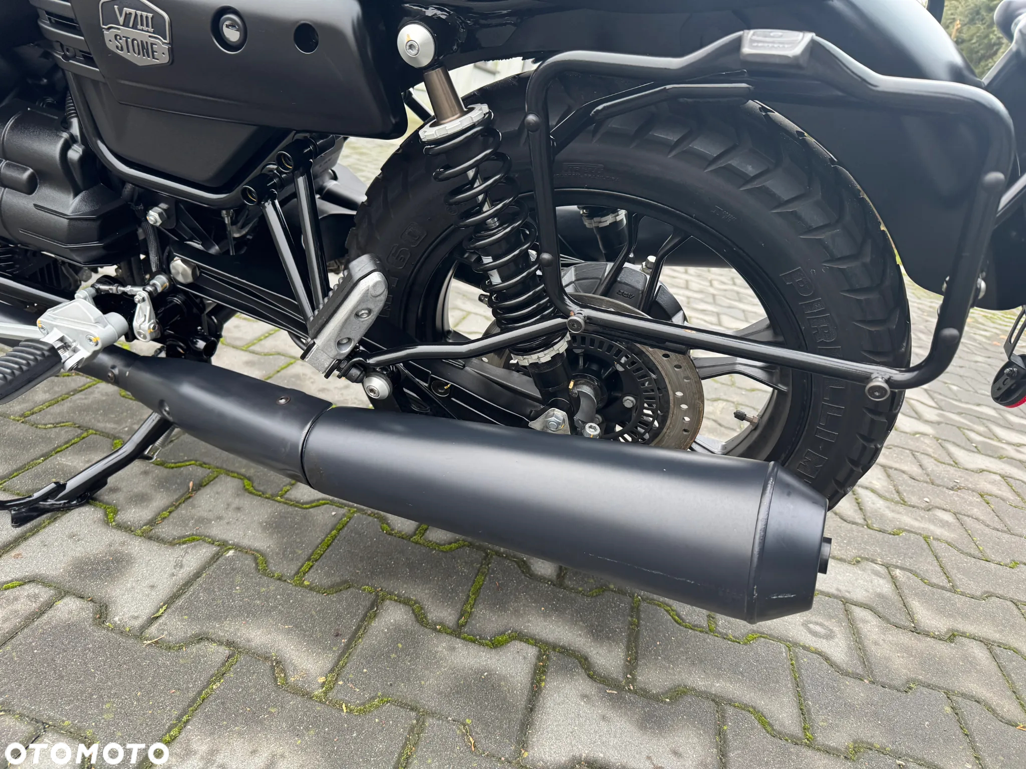 Moto Guzzi V7 - 24
