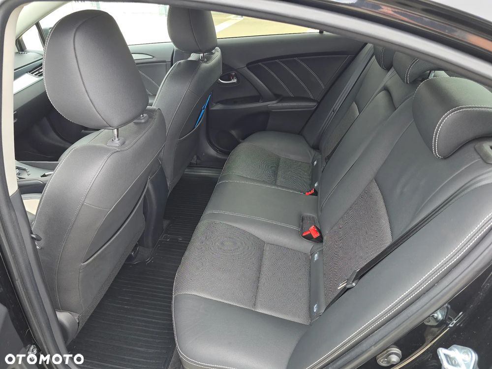 Toyota Avensis 1.8 Premium MS - 17