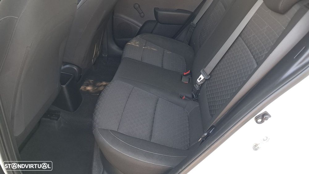 Kia Rio 1.4 CRDi TX - 23