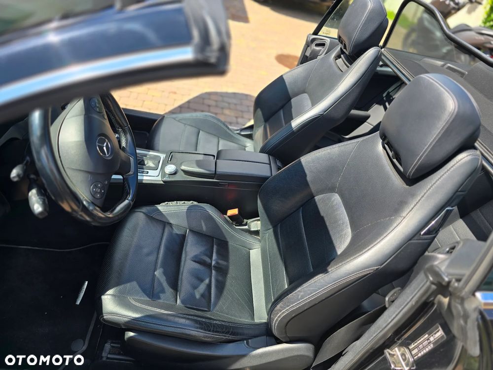 Mercedes-Benz Klasa E 350 CDI DPF BlueEFFICIENCY 7G-TRONIC Avantgarde - 32