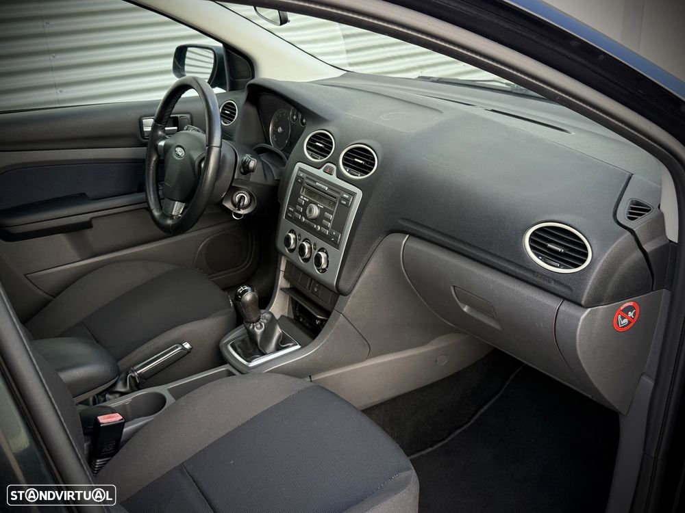 Ford Focus 1.4 16V Sport - 8