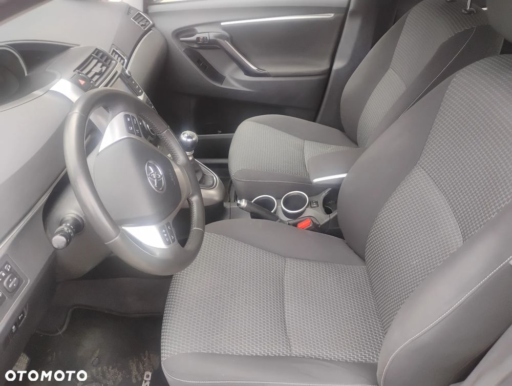 Toyota Verso 2.0 D-4D Active - 17