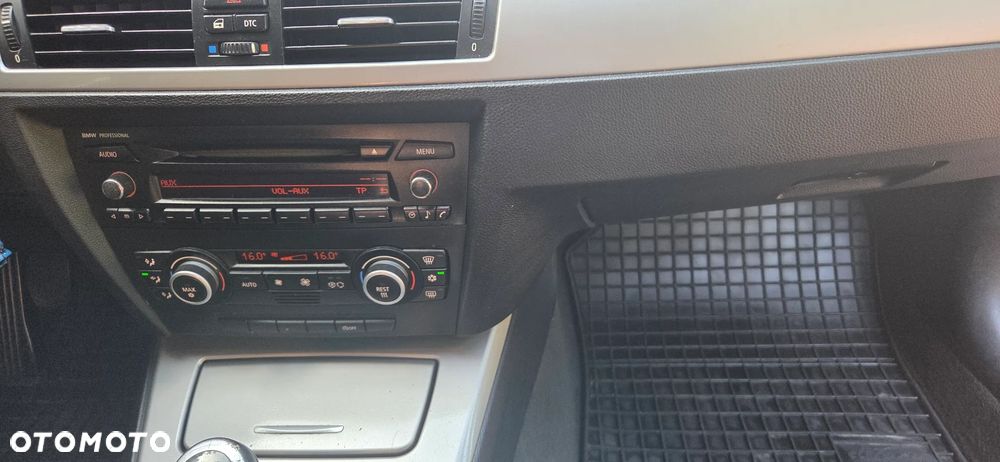 BMW Seria 3 316i - 6