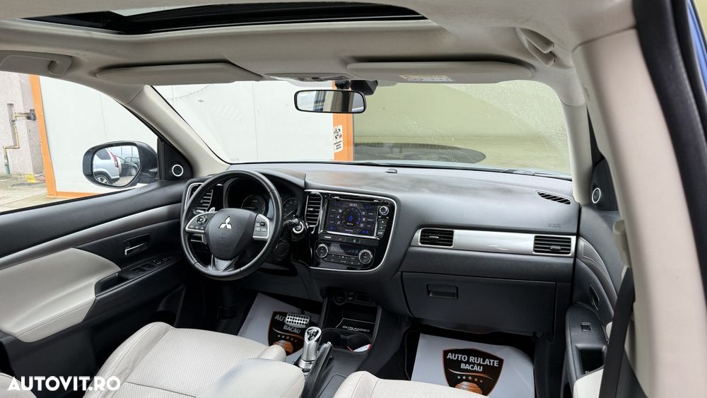 Mitsubishi Outlander - 13