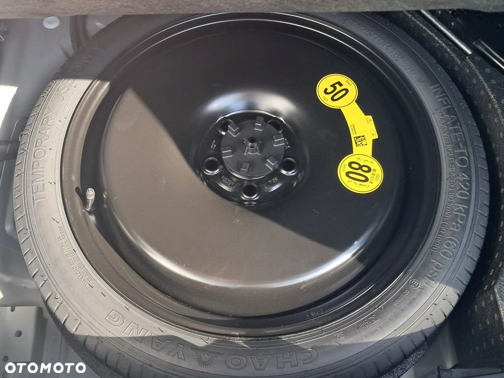 Volvo XC 40 B3 Plus Dark - 31