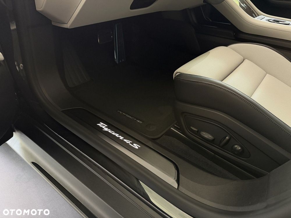Porsche Taycan - 20