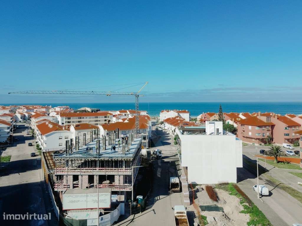 Apartamento T2 com Garagem a 200m da Praia da Consolação - Grande imagem: 3/31
