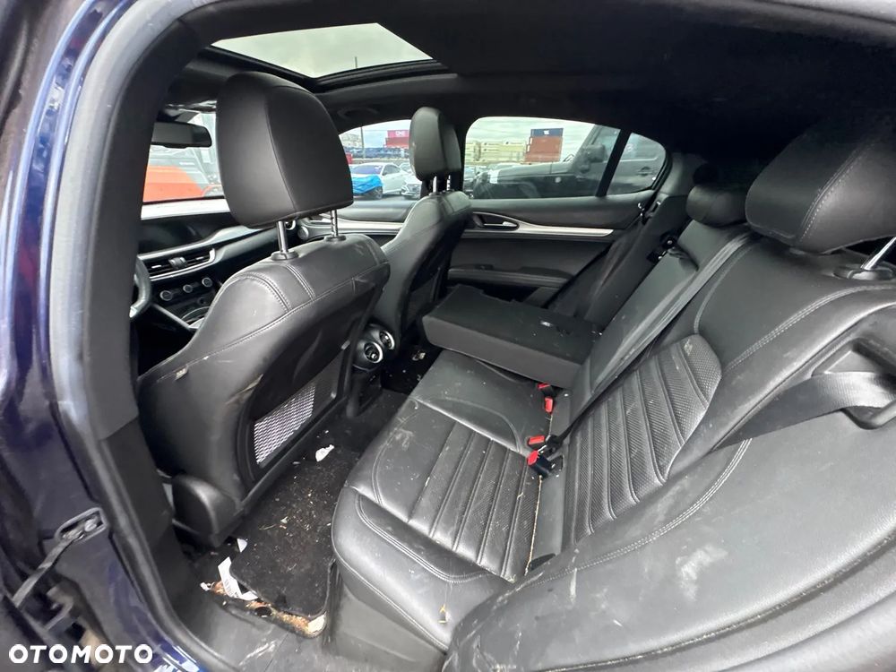 Alfa Romeo Stelvio 2.0 Turbo TI Q4 - 12