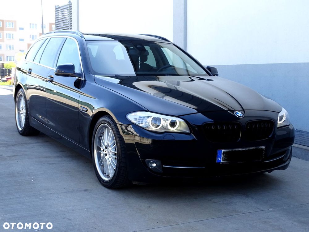 BMW Seria 5 528i xDrive Sport-Aut - 3