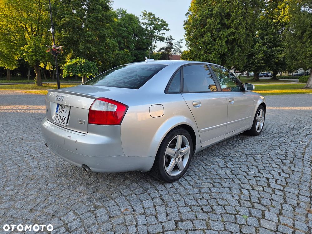 Audi A4 Limousine - 7
