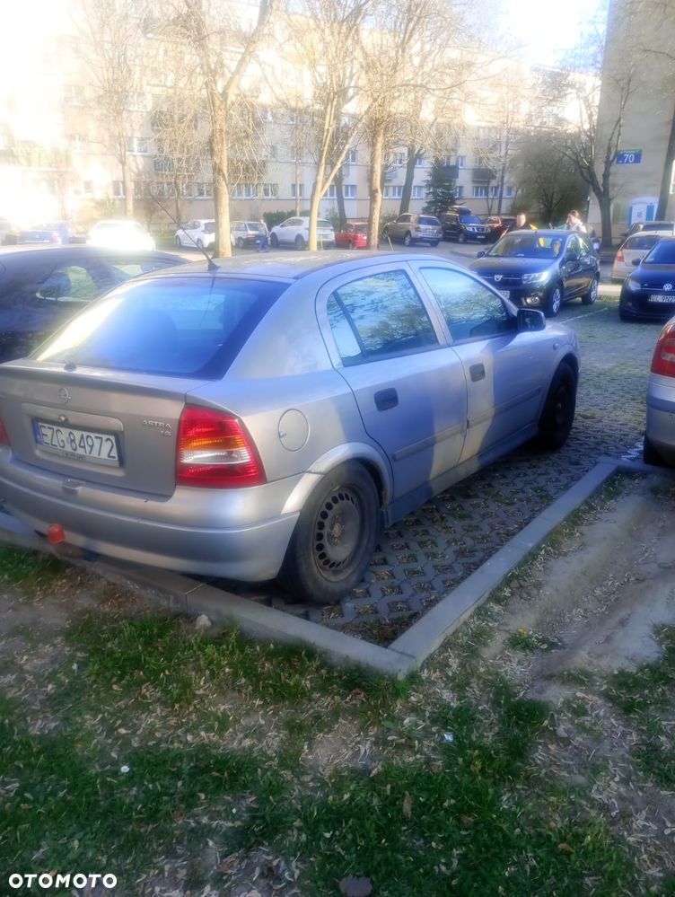 Opel Astra 1.6 Base - 4