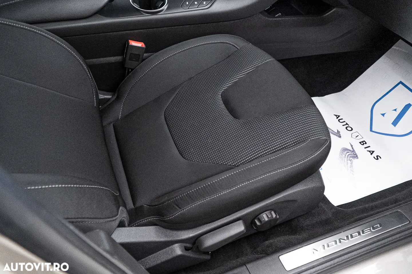 Ford Mondeo 2.0 Ti-VCT Hybrid Titanium - 39