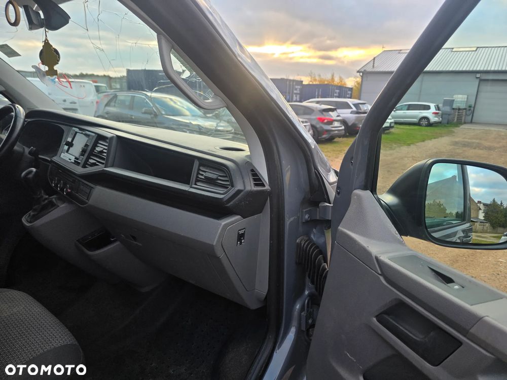 Volkswagen Transporter - 25