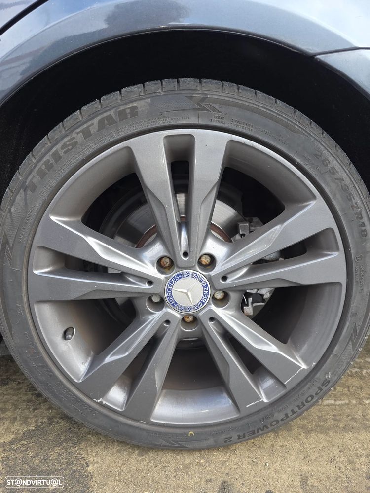 Mercedes-Benz E 220 CDI DPF BlueEFFICIENCY Auto Avantgarde - 11