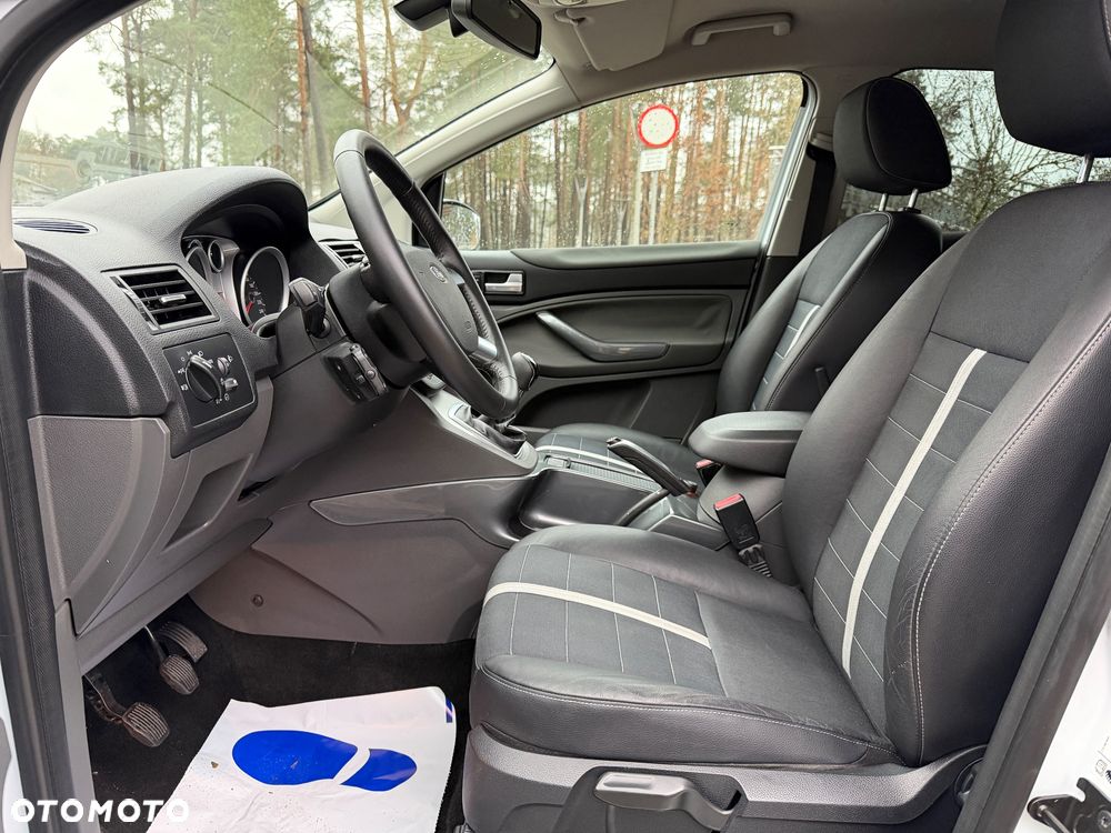 Ford Kuga 2.0 TDCi 2x4 Titanium - 17