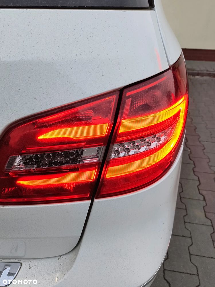 Mercedes-Benz Klasa B 180 AMG Line - 17