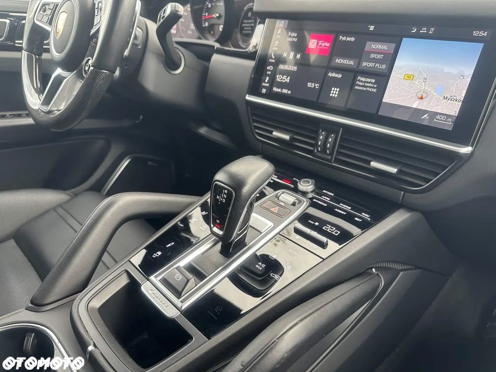 Porsche Cayenne - 22