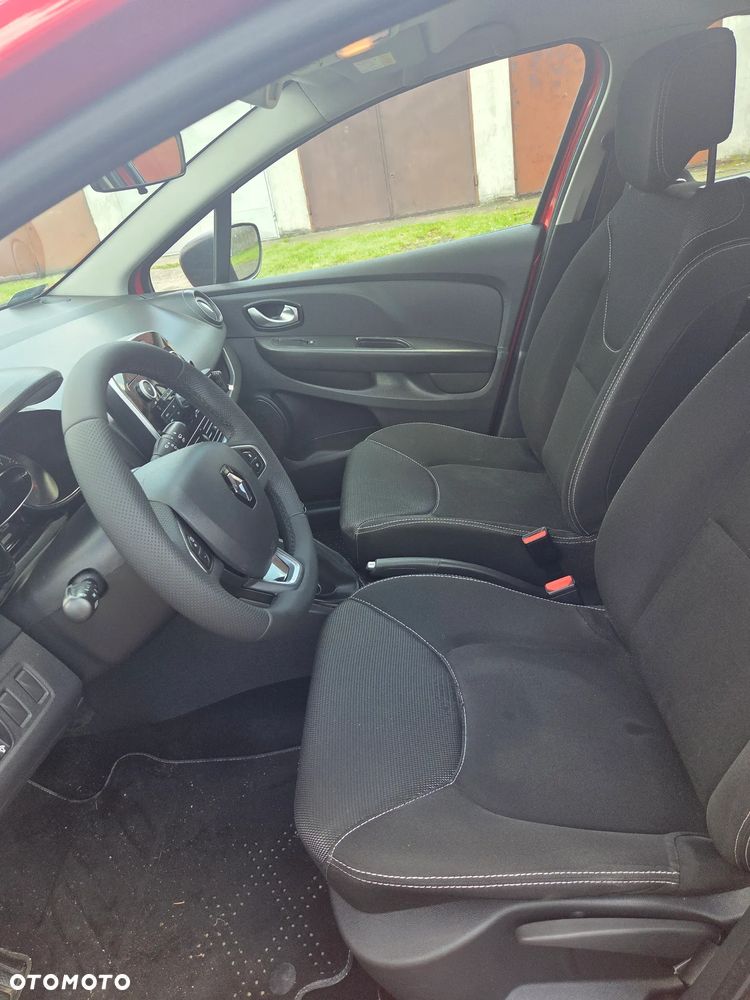 Renault Clio 1.2 16V Limited Plus - 12