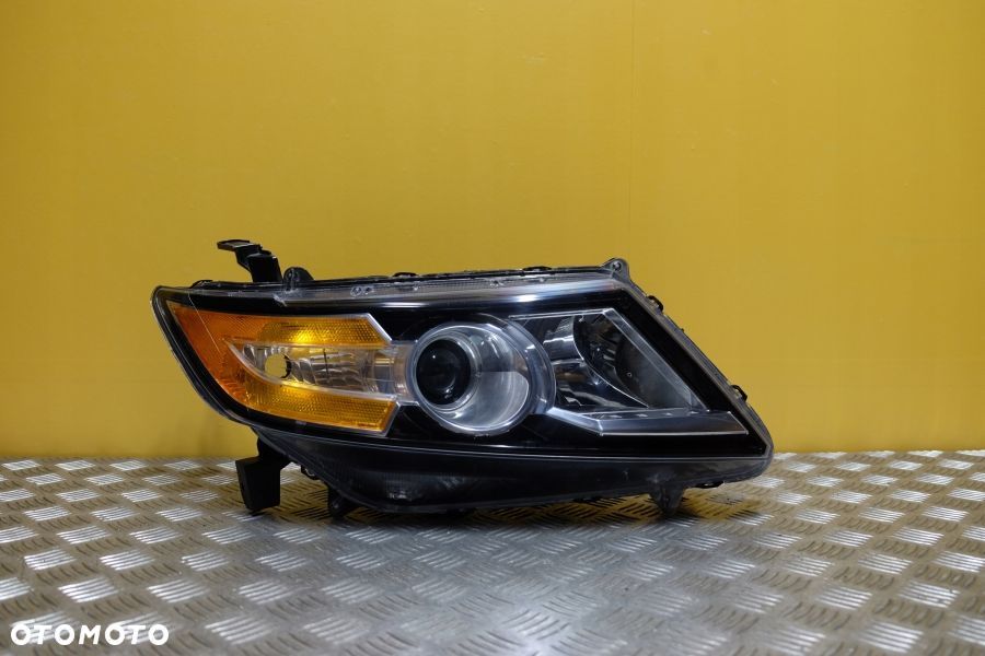 HONDA ODYSSEY 2011- REFLEKTOR XENON LAMPA R USA - 1