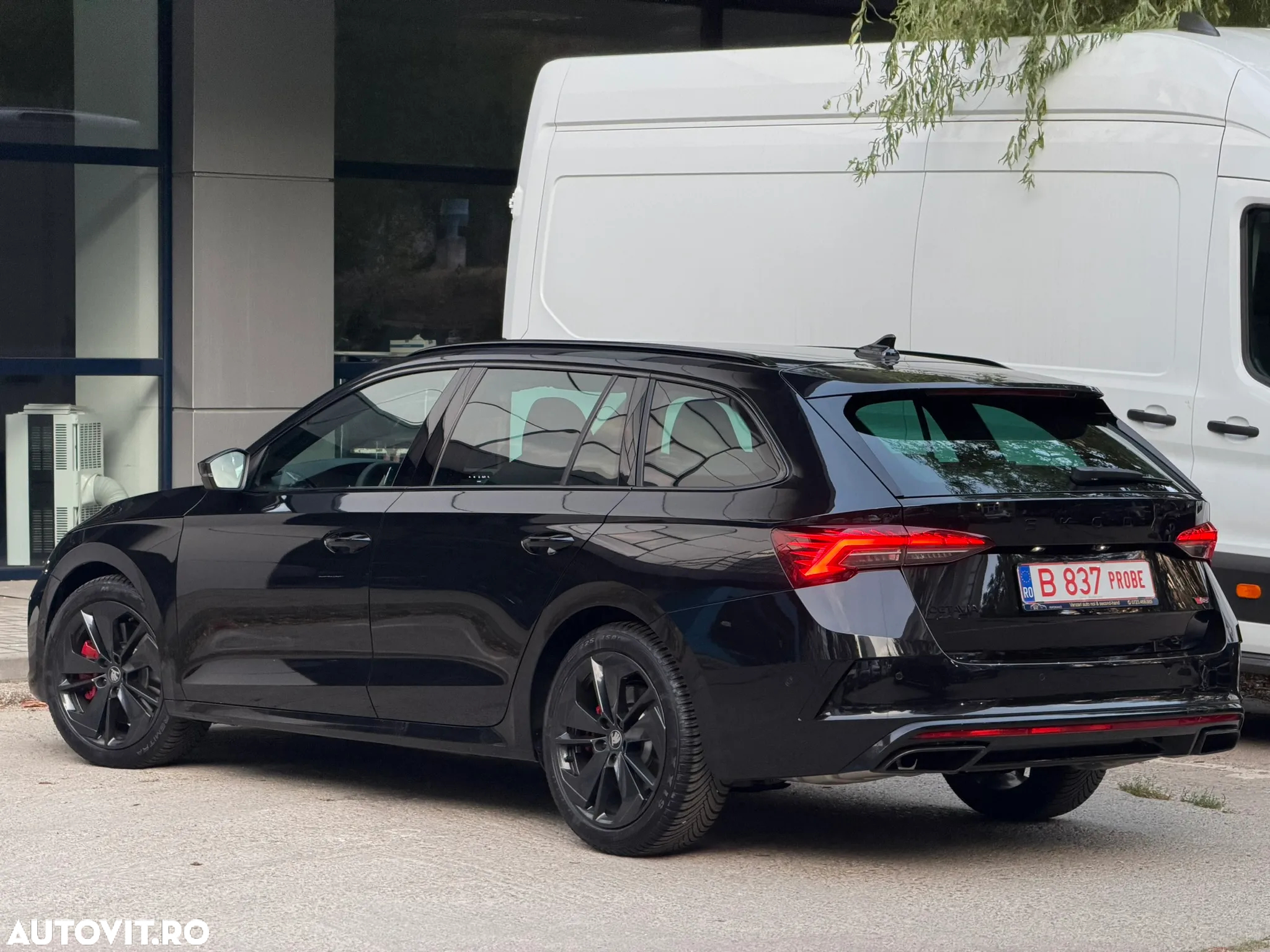 Skoda Octavia Combi 2.0 TSI 265 CP DSG RS - 8