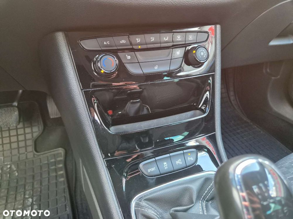 Opel Astra 1.6 CDTI Cosmo - 29