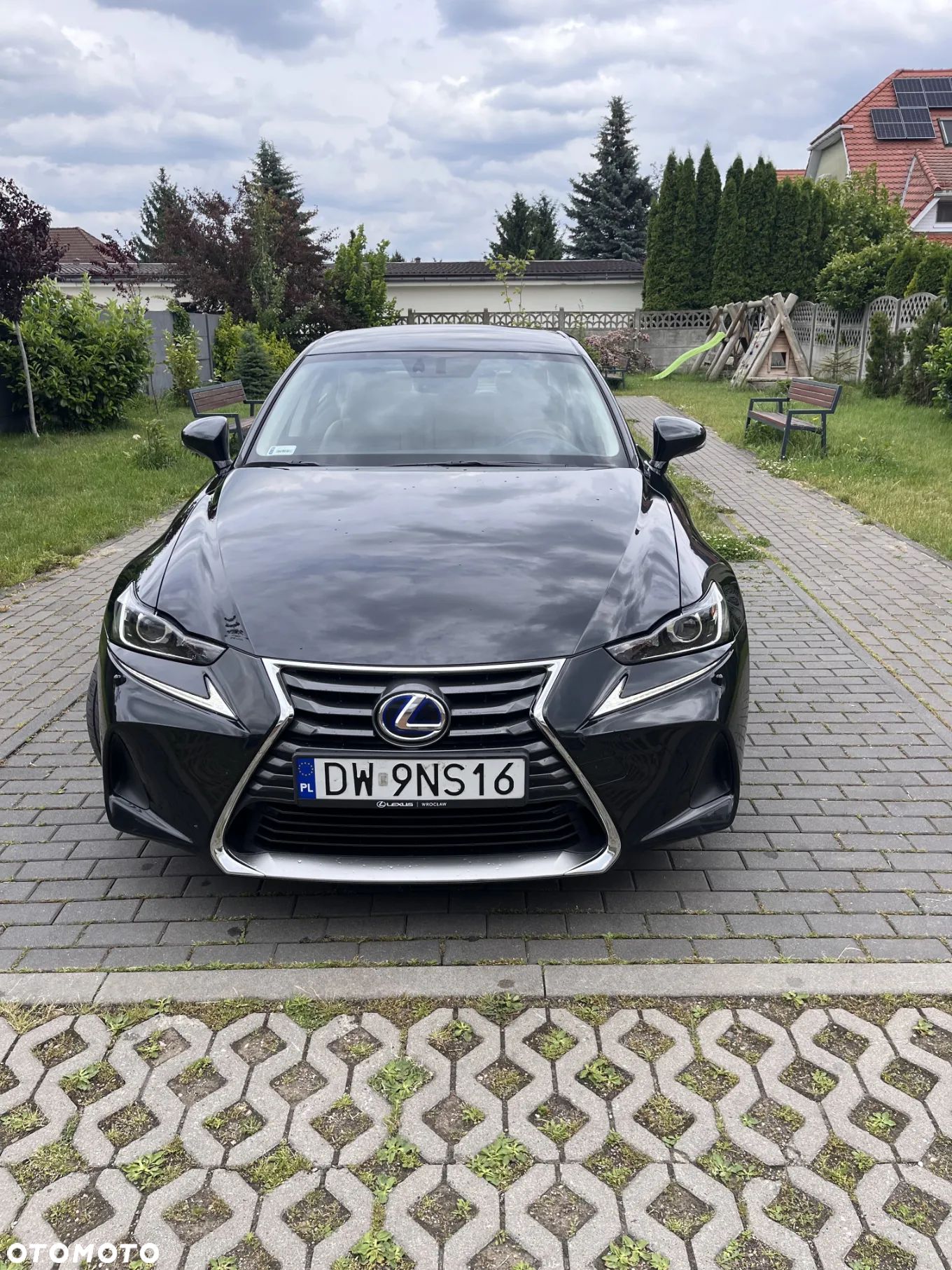 Lexus IS 300h Business Edition - 1