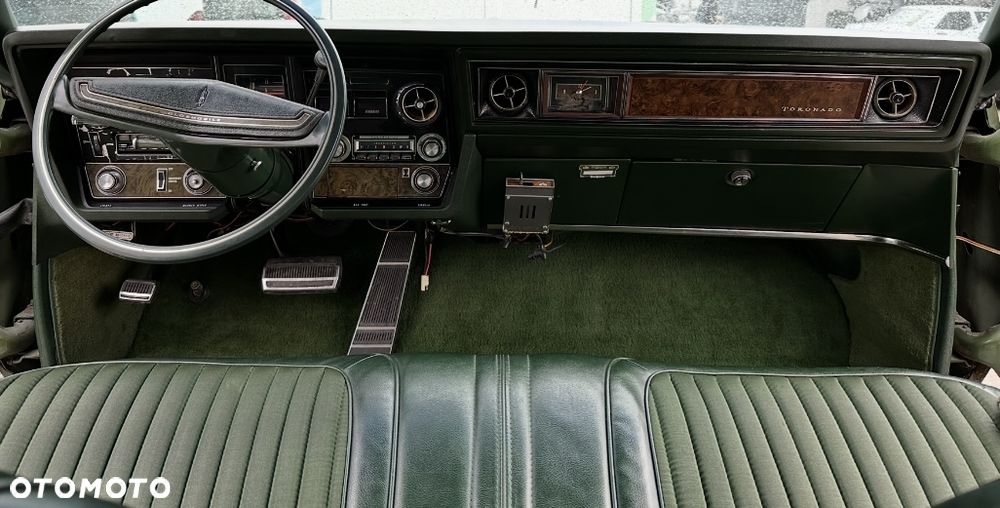 Oldsmobile Toronado - 5
