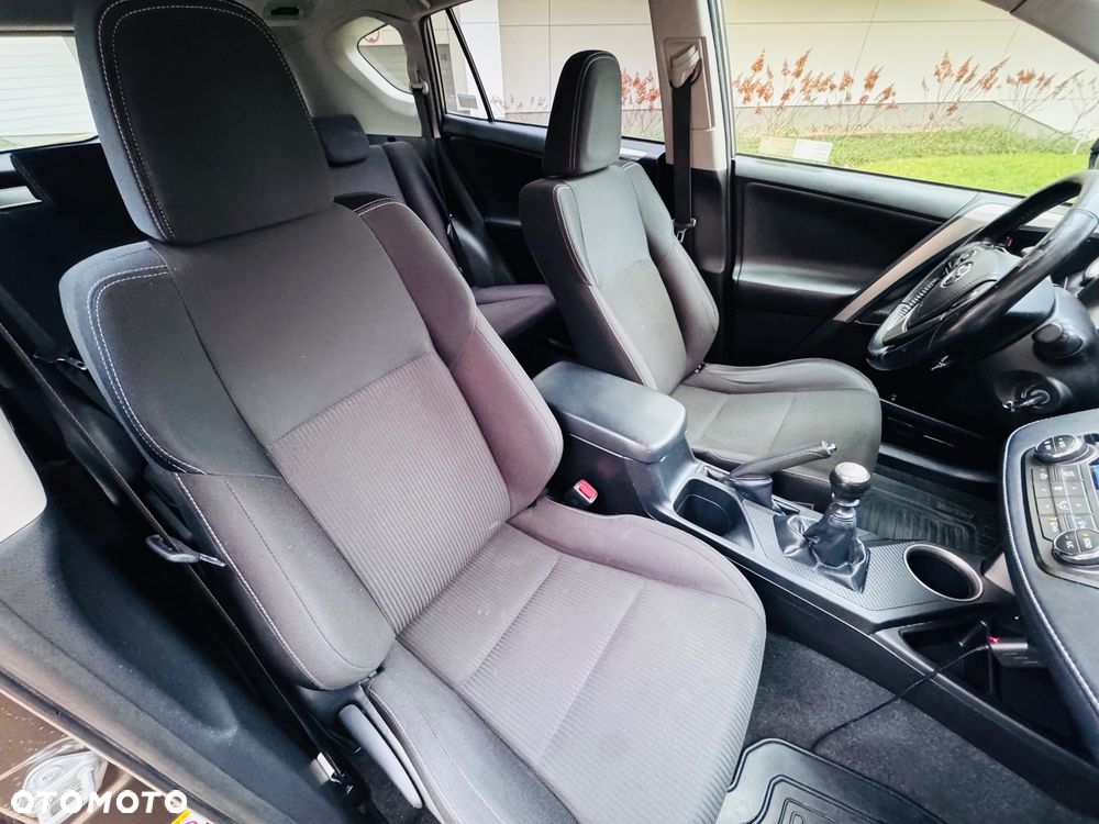 Toyota RAV4 2.0 D-4D Premium 4x2 - 36