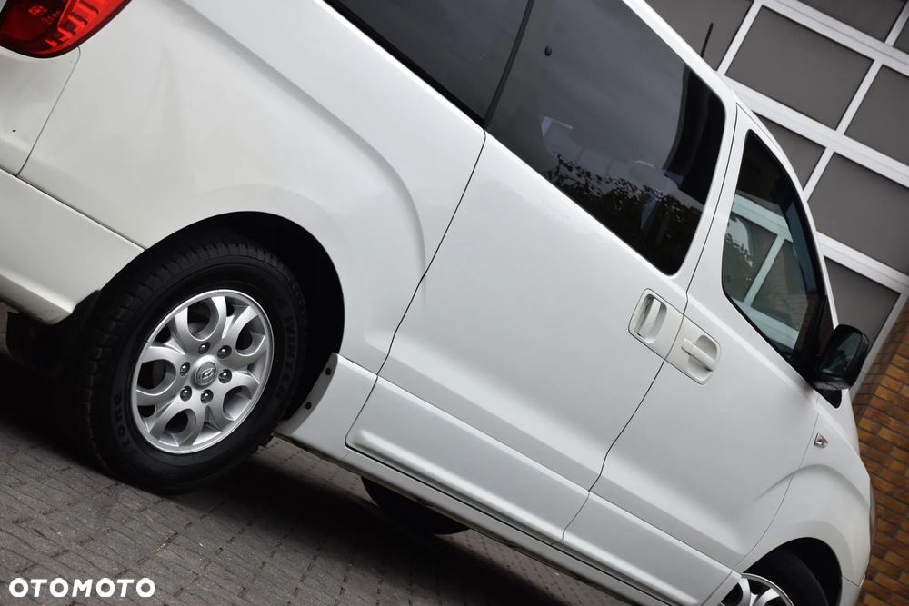 Hyundai H-1 2.5 CRDi Travel Comfort - 40