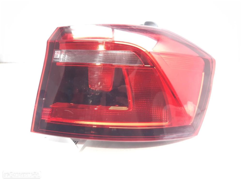 FAROLIM TRASEIRO DIREITO VOLKSWAGEN GOLF - 1