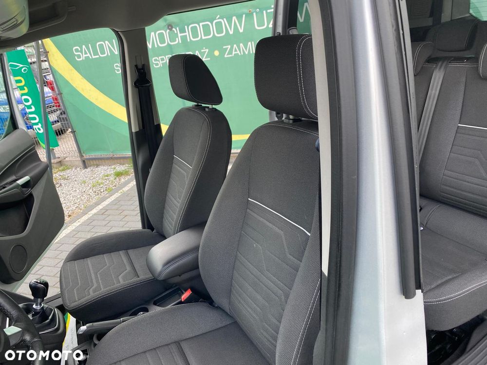 Ford Tourneo Connect Grand - 12