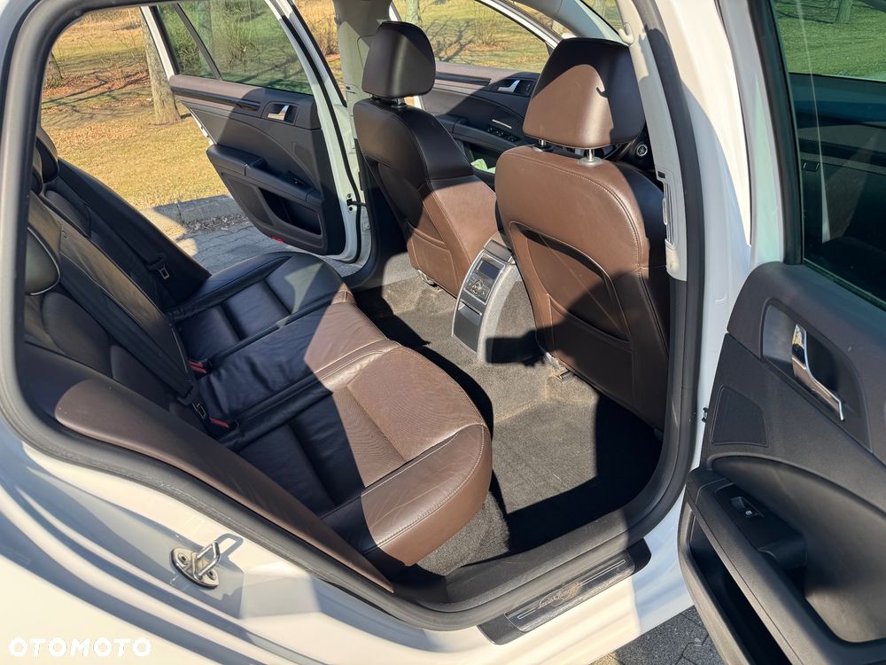Skoda Superb 2.0 TDI L&K DSG - 32